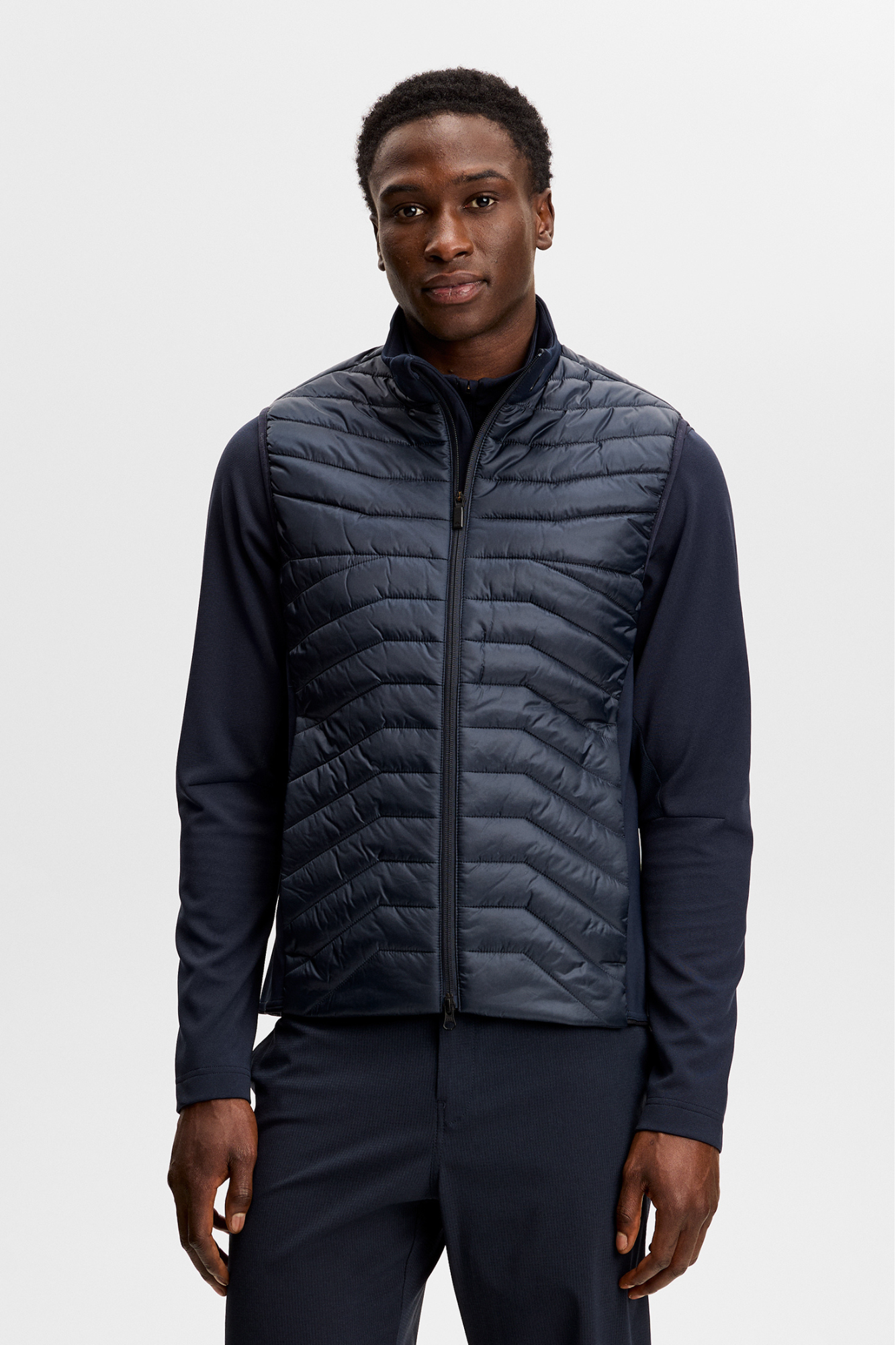 Lindeberg_Heyden_Quilt_Hybrid_Herrenweste_6855