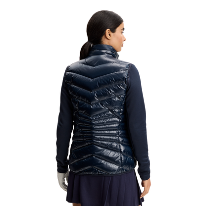 Lindeberg_Lara_Light_Down_Damenweste_2026_Navy_BWOW14476_6855