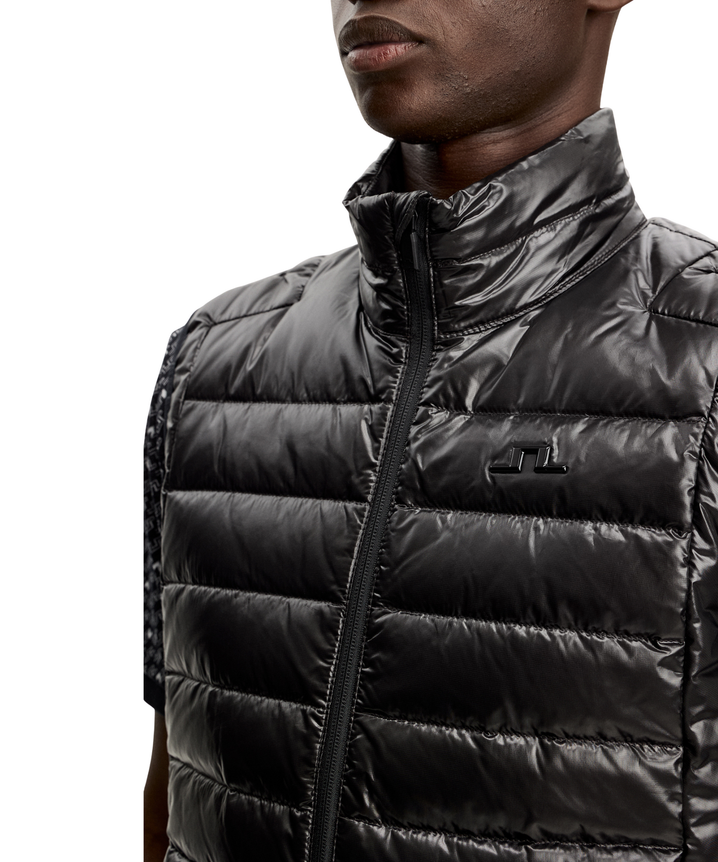 Lindeberg_Oden_Light_Down_Herrenweste_2026_Black_BMOW14473_9999
