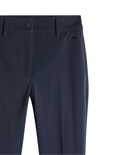 Lindeberg_Pinja_Fleece_Twill_Damen_Golfhose_2026_Navy_GWPA17453_6855