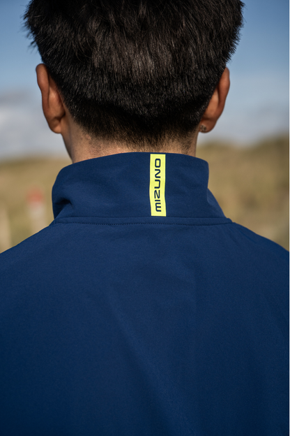 Mizuno_Motion_Half_Zip_Waterrepellent_Light_Wind_Top_Herrenjacke_52GEB017