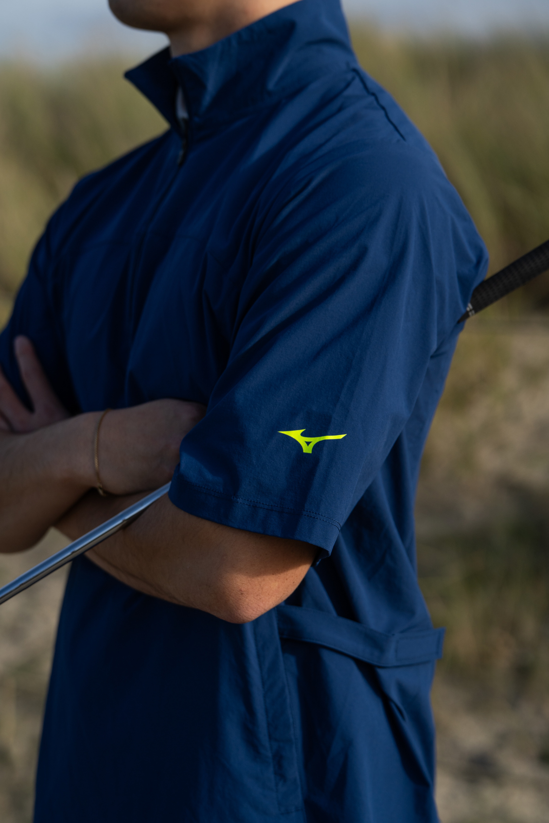 Mizuno_Motion_Half_Zip_Waterrepellent_Light_Wind_Top_Herrenjacke_52GEB017